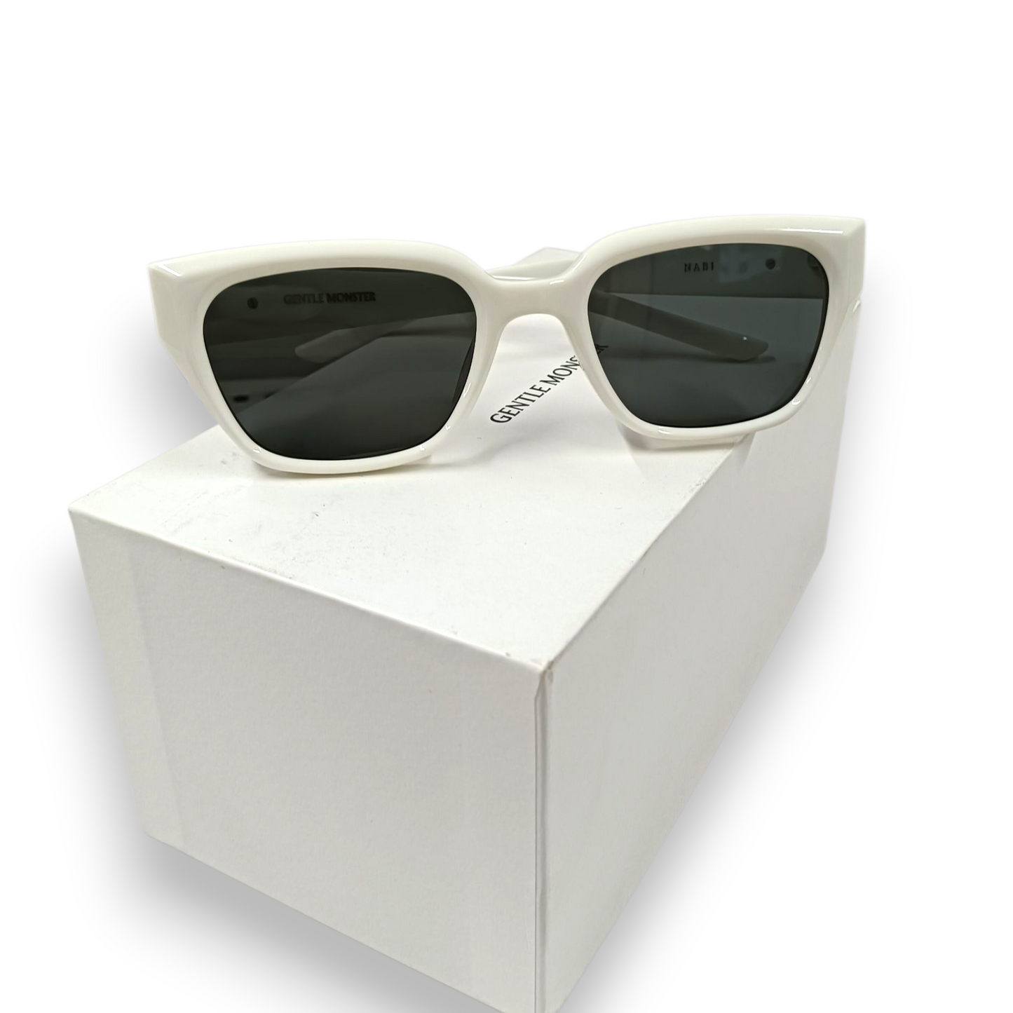 GENTLE MONSTER Sunglasses NABI-W2 Rank (B) White Stain