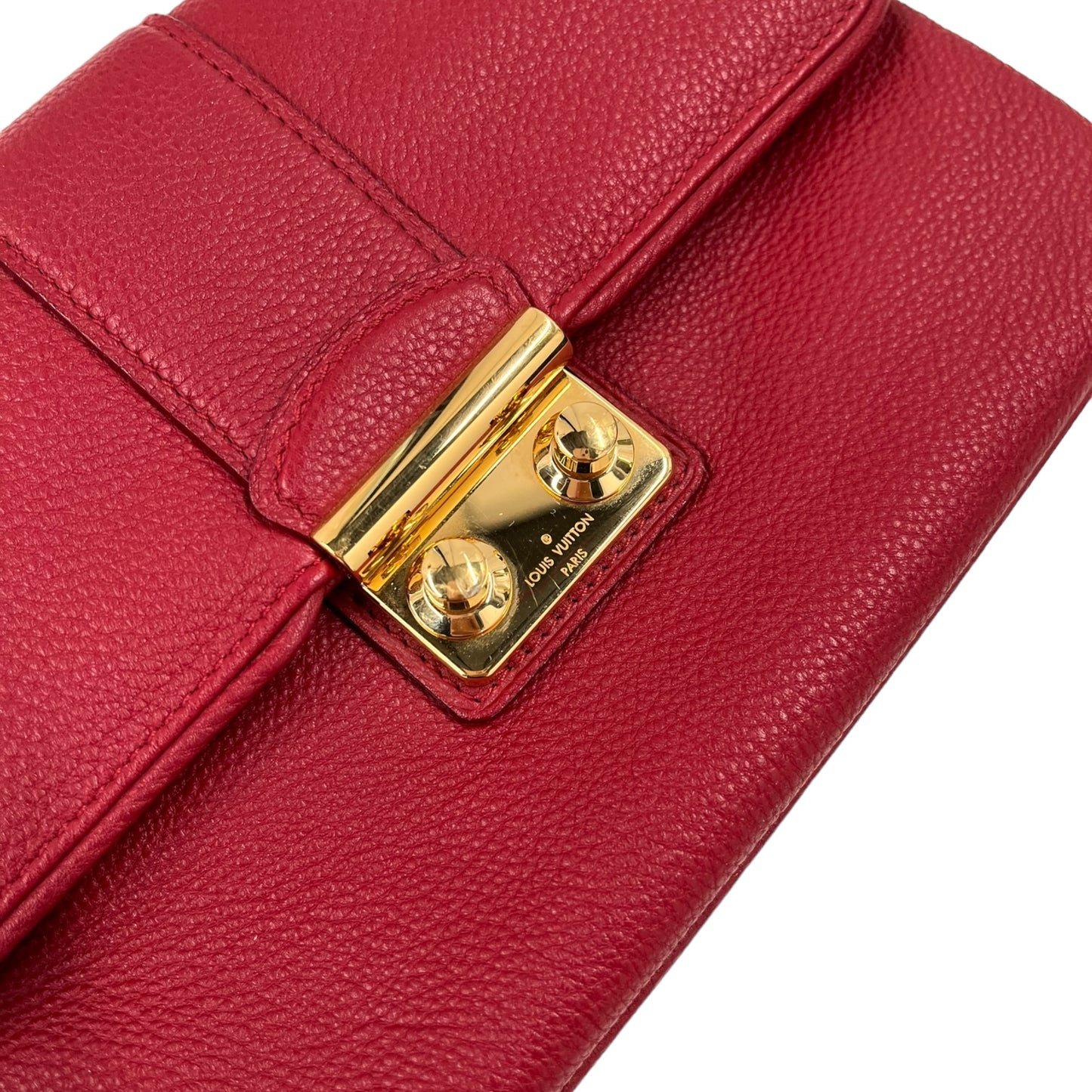 LOUIS VUITTON Clutch Bag Red Scratch *Without Mirror* Rank B