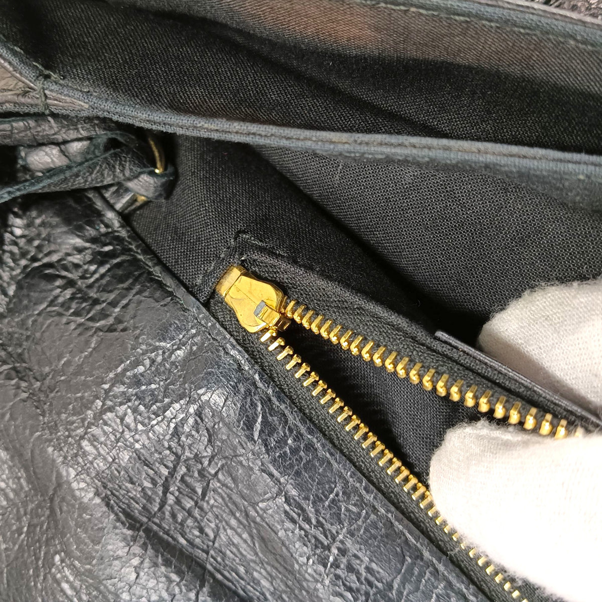 BALENCIAGA Shoulder Bag 43878 100 B 538735 Rank (B) Black/Gold Zip Damage