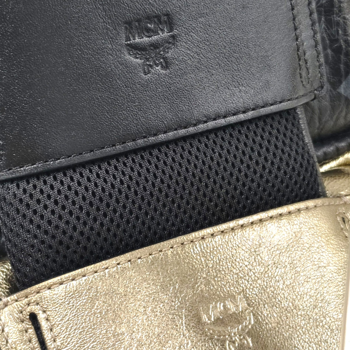 MCM Body Bag MUL9ARN10MT001 Black/Gold Rank B