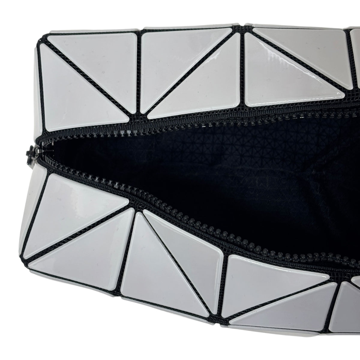 BAO BAO ISSEY MIYAKE POUCH BB06-AGG11 Light Gray