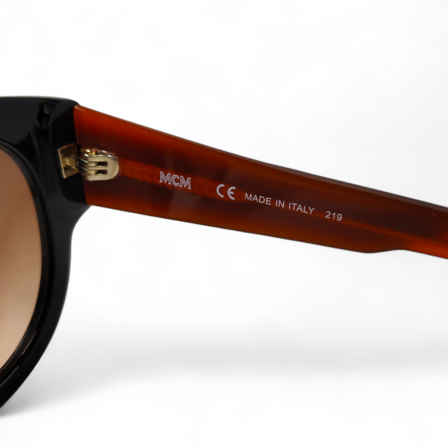 MCM Sunglasses MCM673S Black Rank B