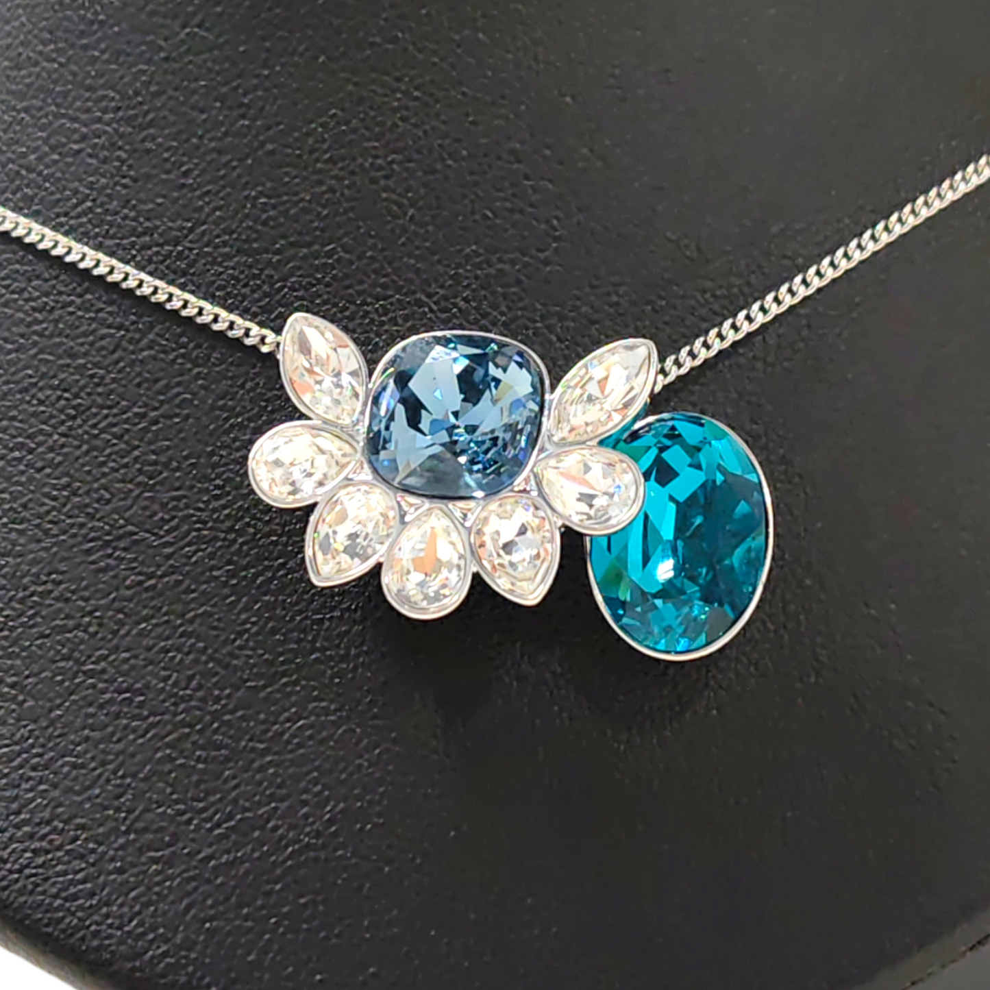 SWAROVSKI Necklace silver/blue crystal Rank A