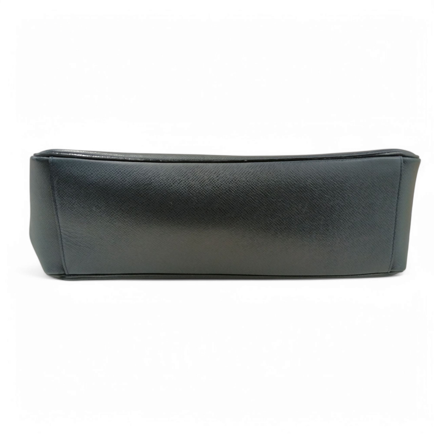 LOUIS VUITTON Shoulder Bag M32682 Navy *Scratch* F04110 Taiga Roman Rank B