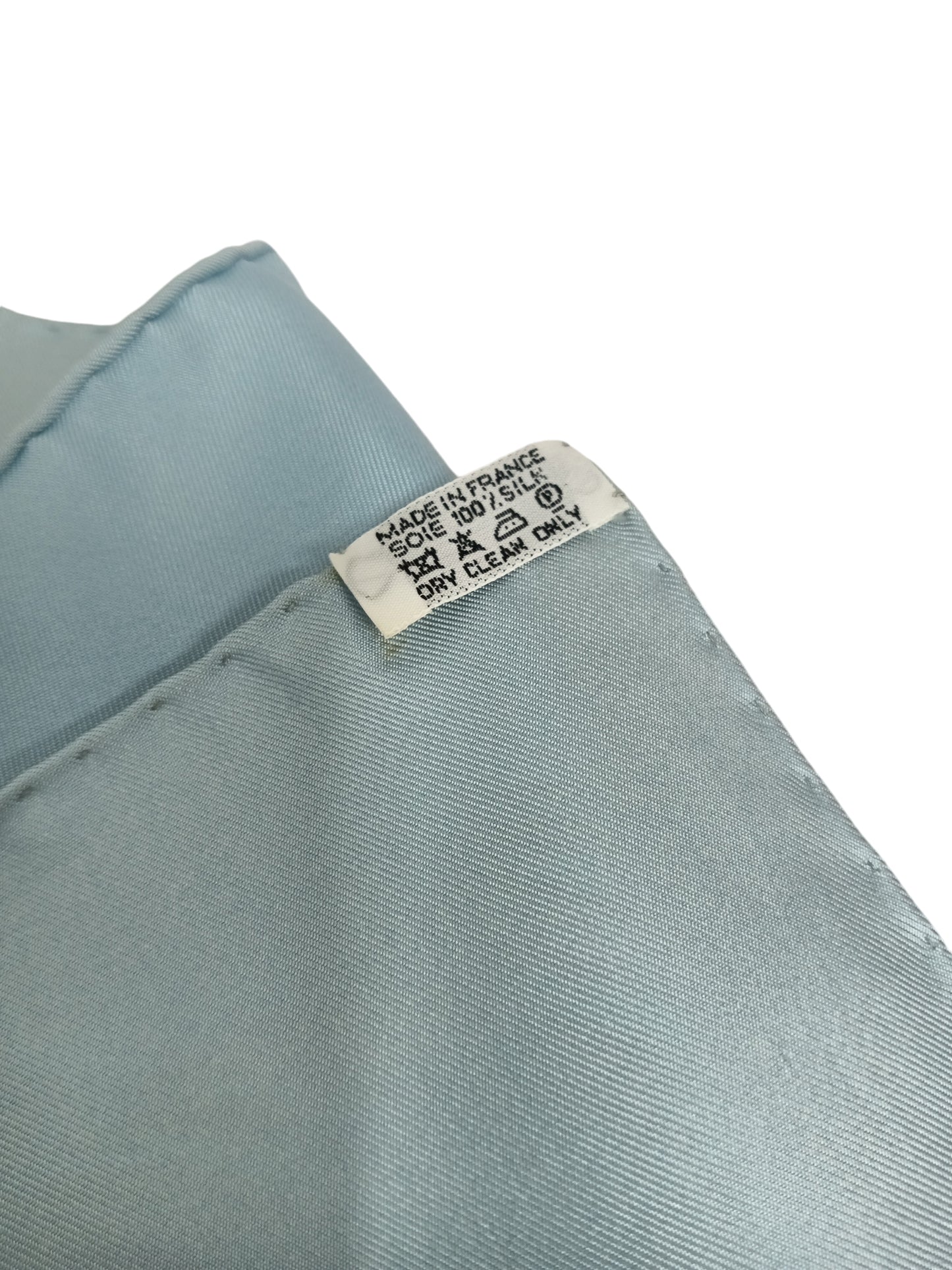 HERMES SCARF GIOIRE D'ALEXANDRE CARRE 90 LIGHT GRAY STAIN
