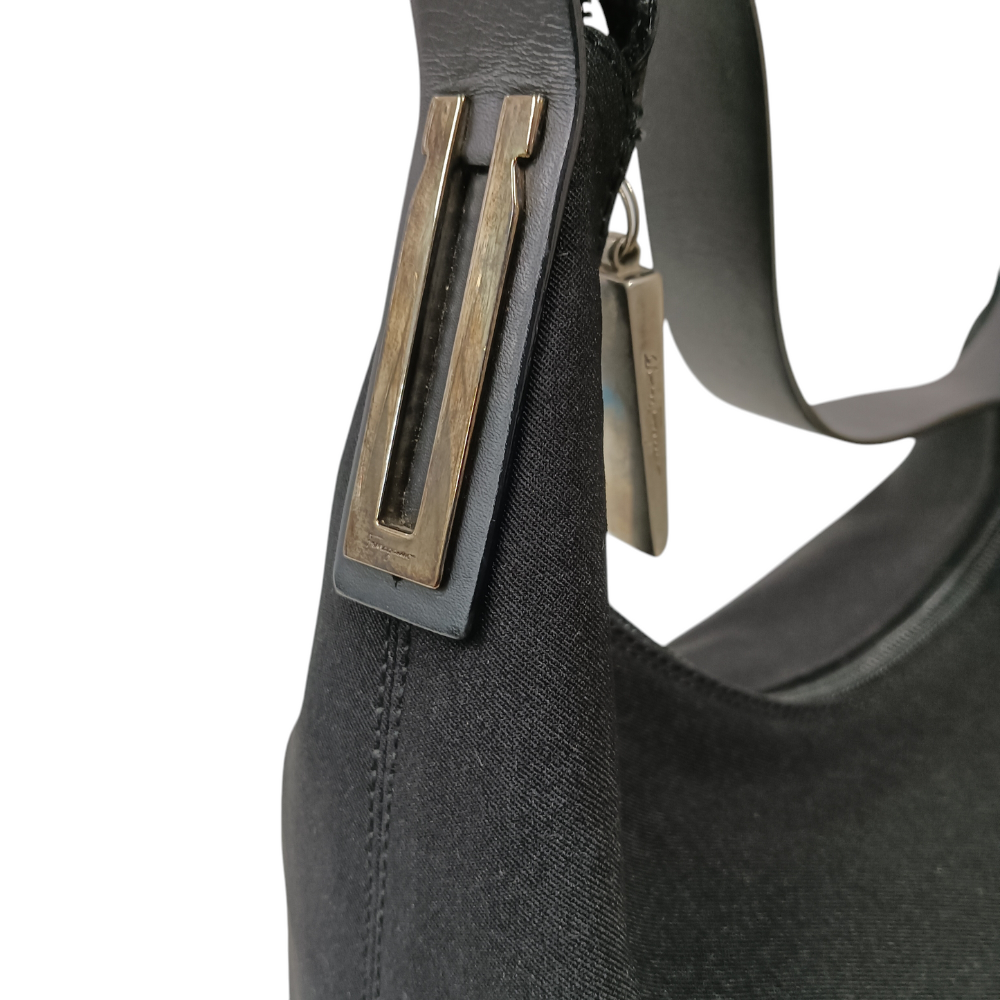 Salvatore Ferragamo Semi Shoulder Bag Black AQ-21 9653