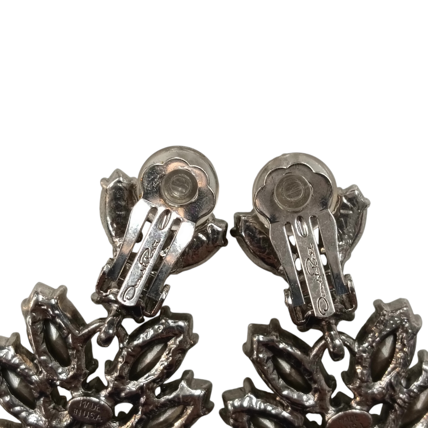 OSCAR DE LA RENTA EARRING