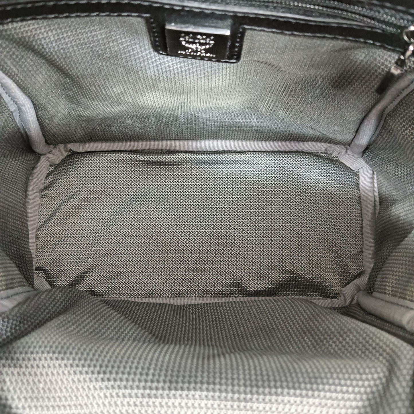 MCM Rucksack MMK5AVE47SV001 Rank (B) Silver *Scratch