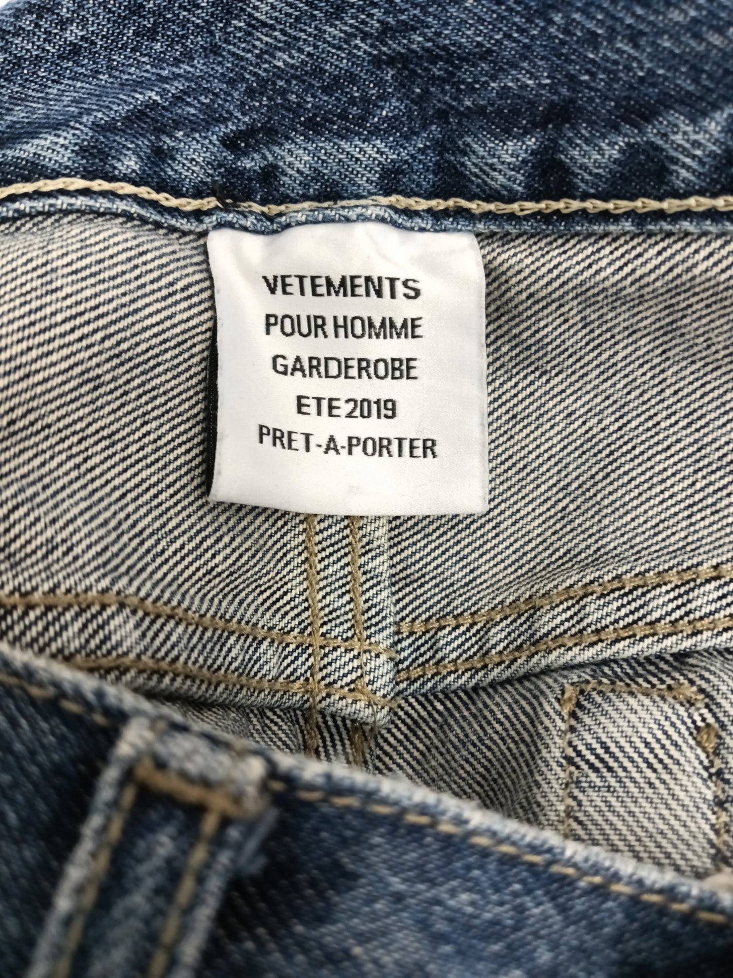 VETEMENT DISTRESSED JEANS SIZE S MSS193016