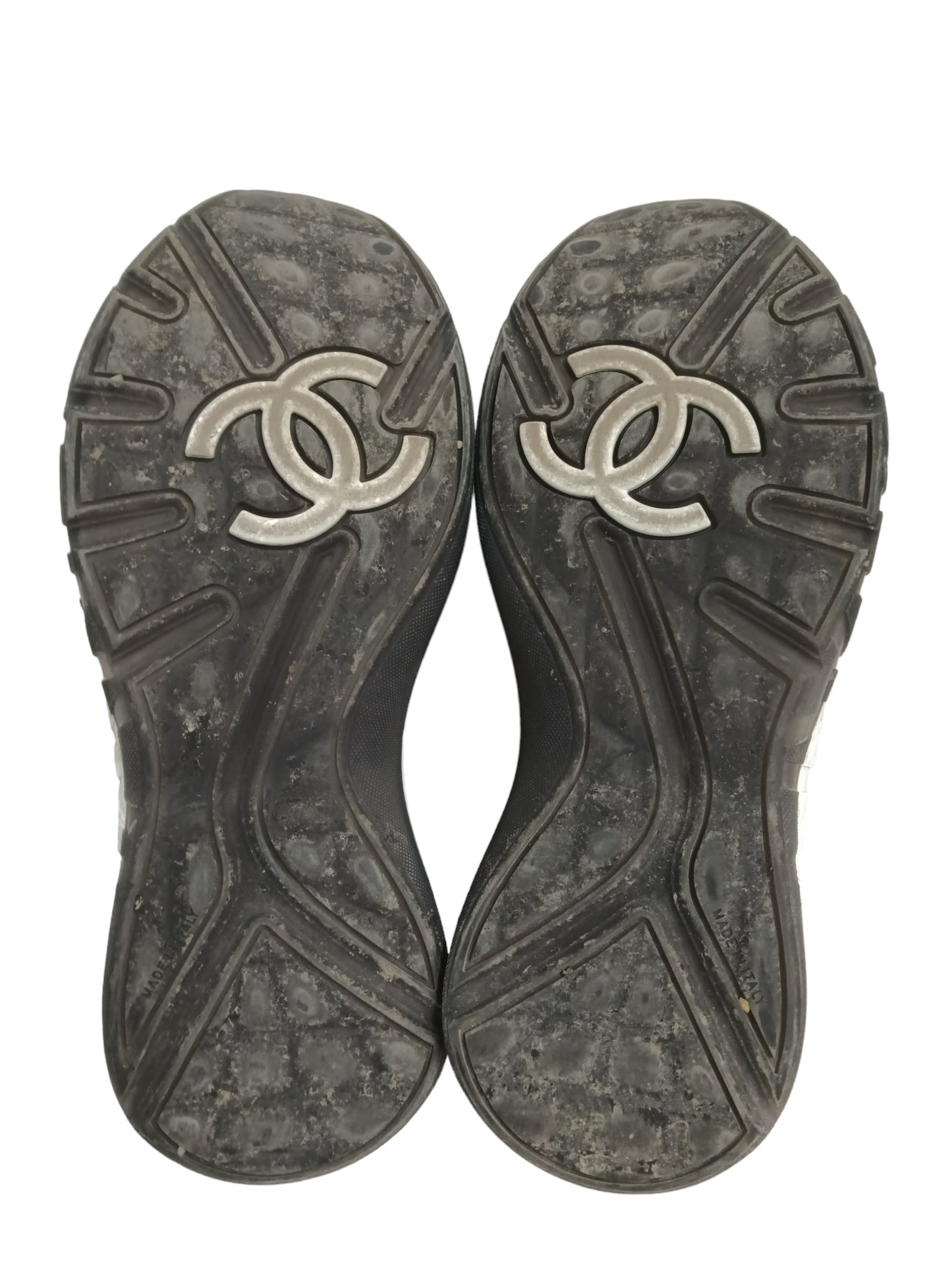 CHANEL SNEAKER SIZE 37 1/2 WHITE/BLACK WG35934