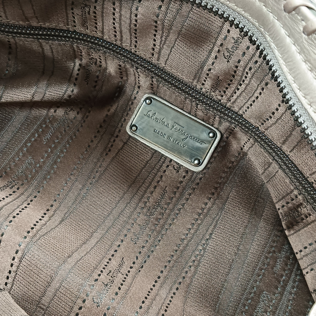 Salvatore Ferragamo Shoulder Bag EZ-21-C029