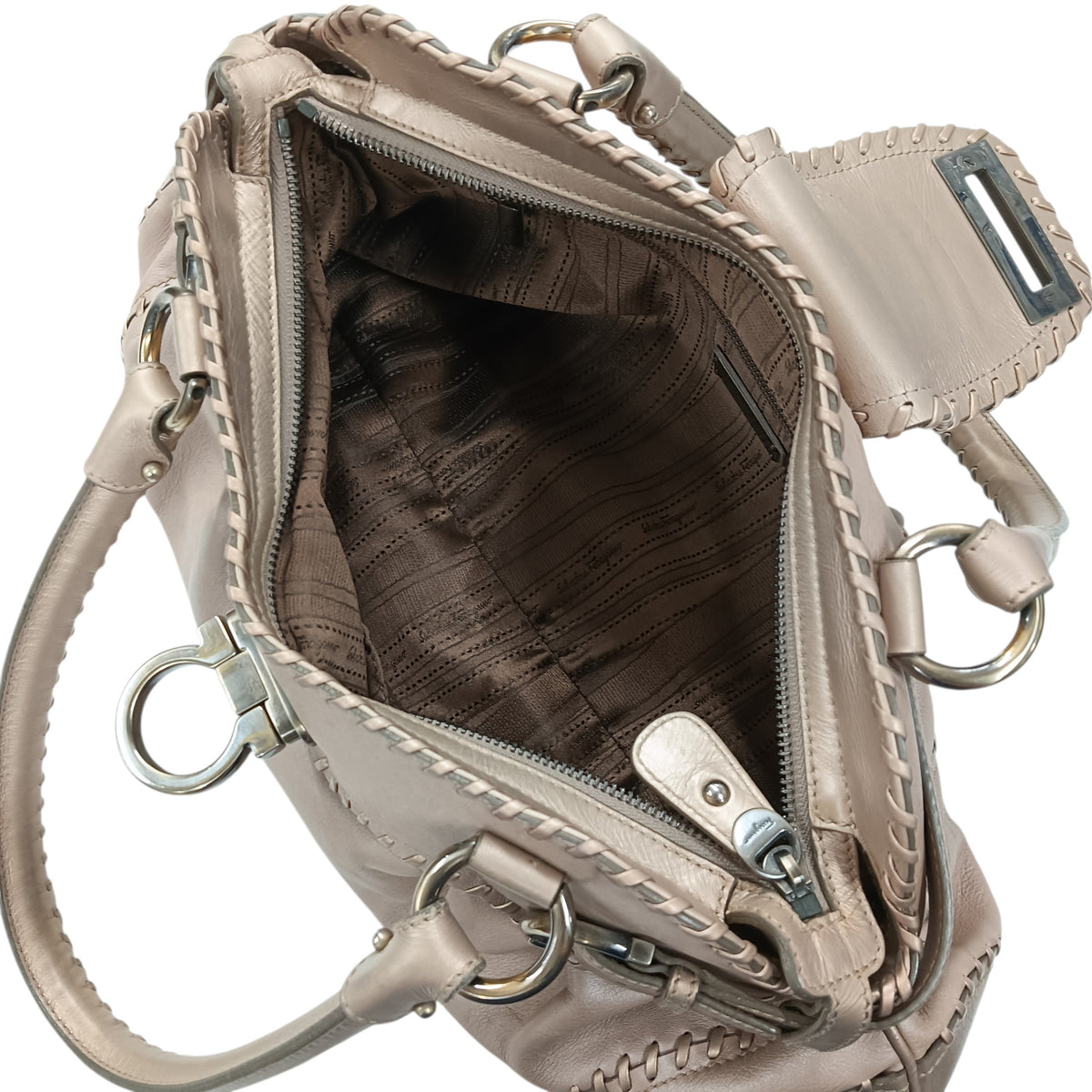 Salvatore Ferragamo Shoulder Bag EZ-21-C029