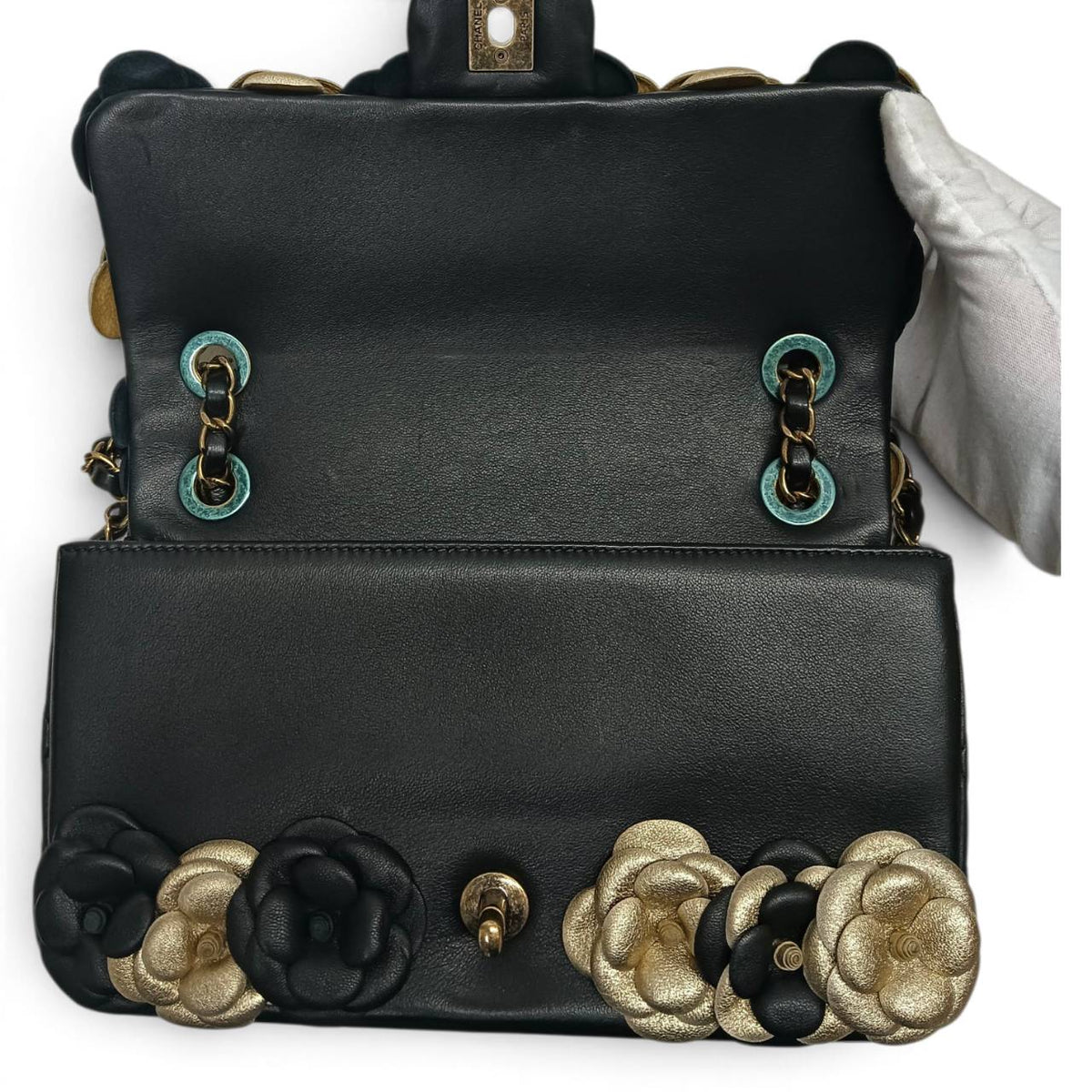 CHANEL Chain Shoulder Bag Rank(B) Black And Gold 20861839