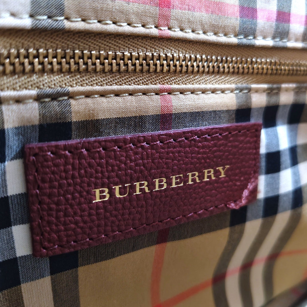 BURBERRY LONDON 2WAY Bag ITCORDI17CAL Rank (B) Red And Beige scratch
