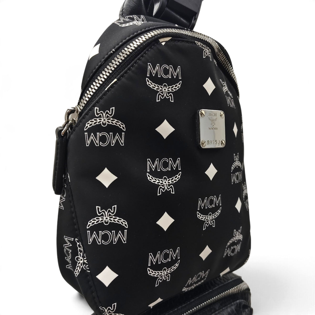 MCM Body Bag MUL9ARN10MT001 Black/Gold Rank B