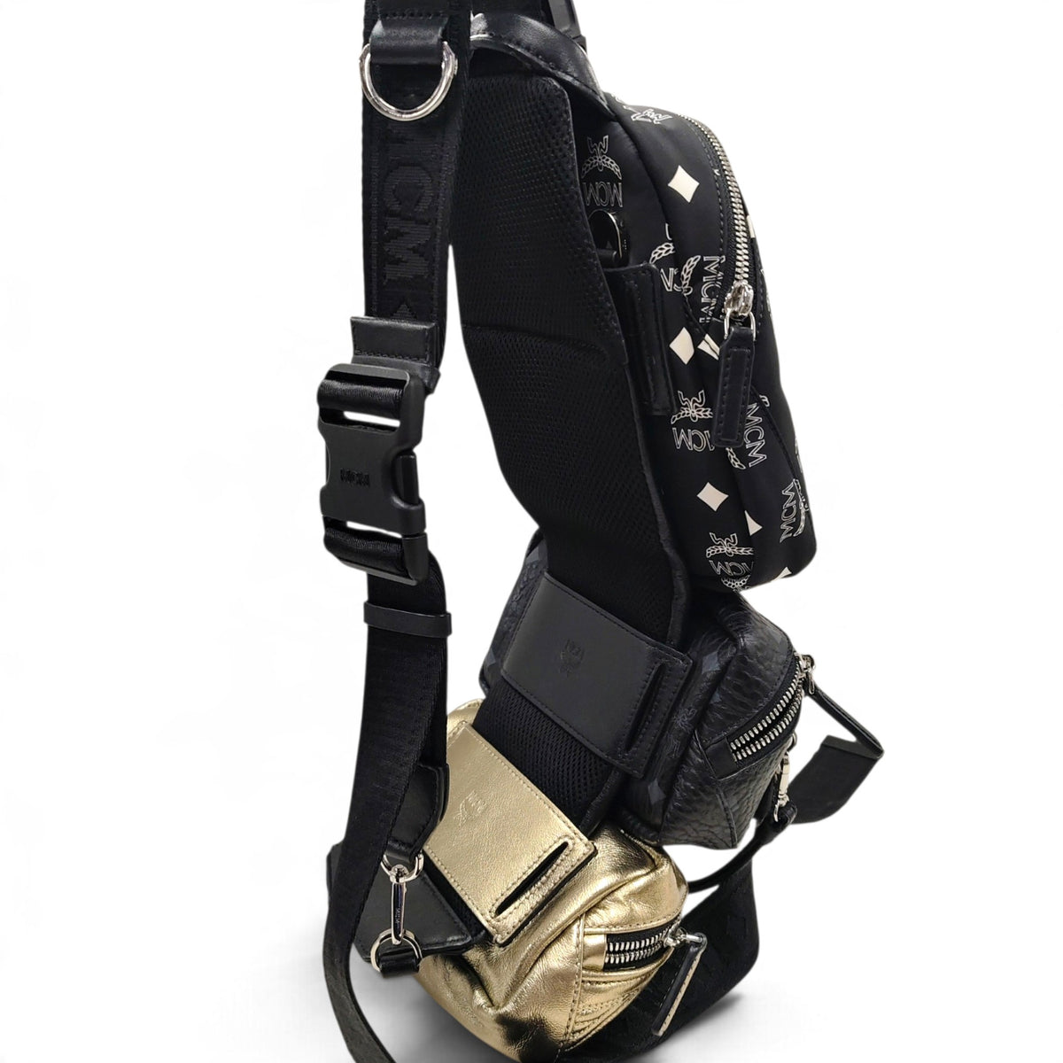 MCM Body Bag MUL9ARN10MT001 Black/Gold Rank B