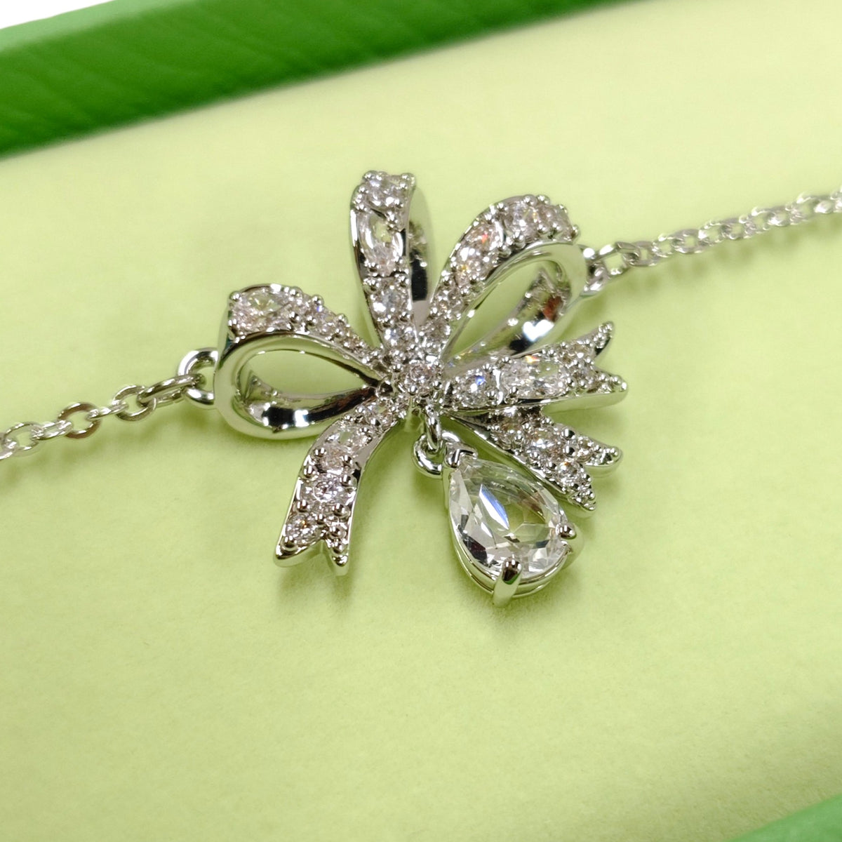 SWAROVSKI Bracelet Rank(A) Bow 5647581