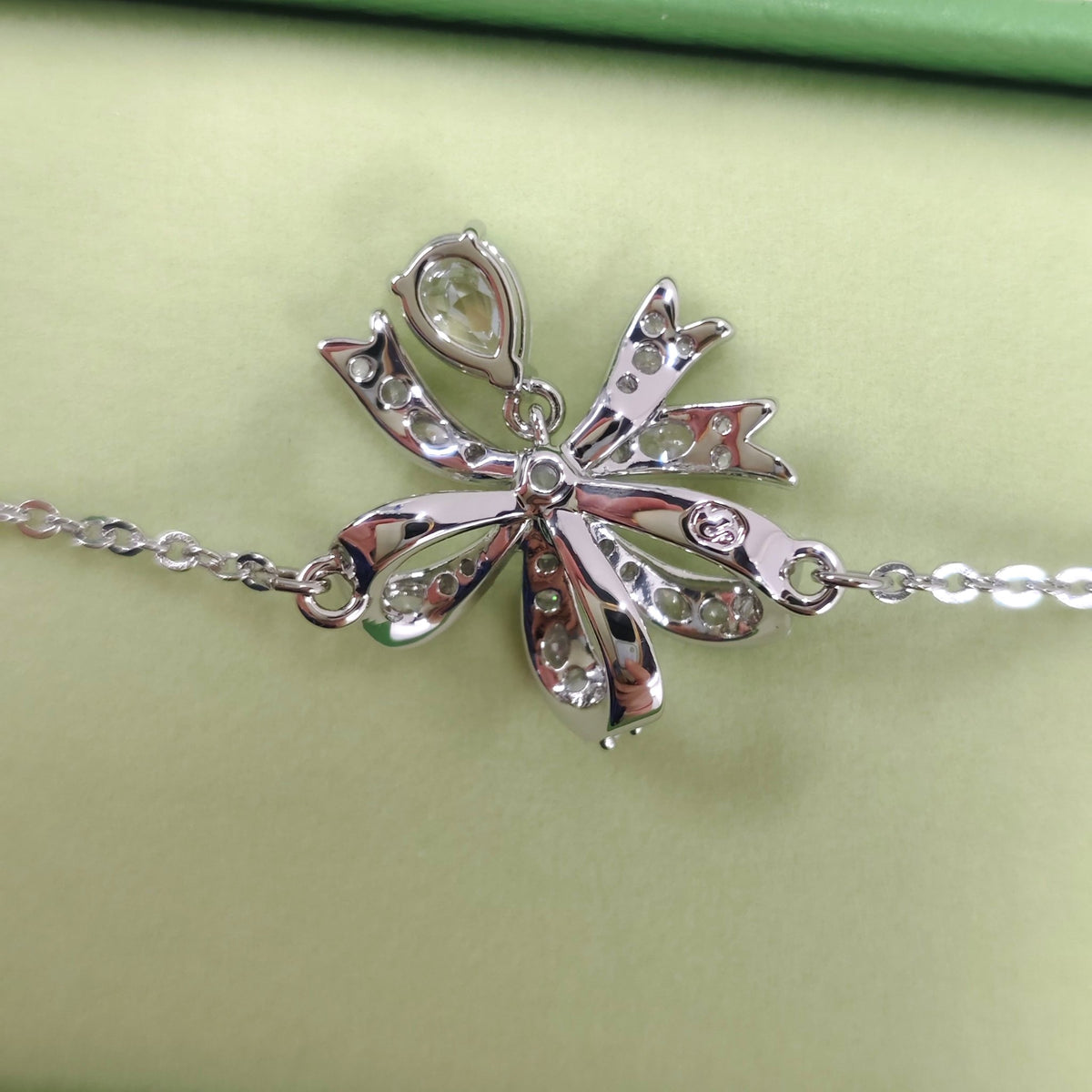 SWAROVSKI Bracelet Rank(A) Bow 5647581