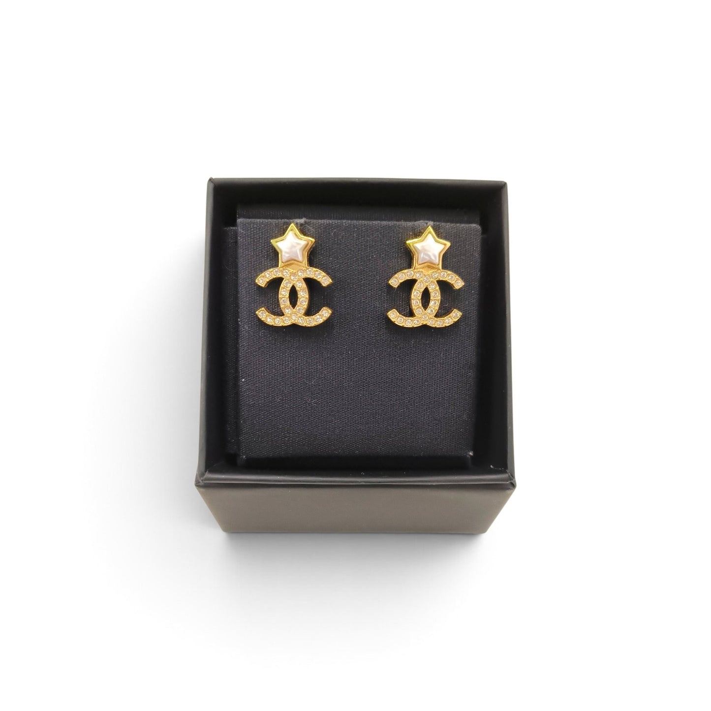 Earring CHANEL Gold And White B24 C *ABC824 Rank B