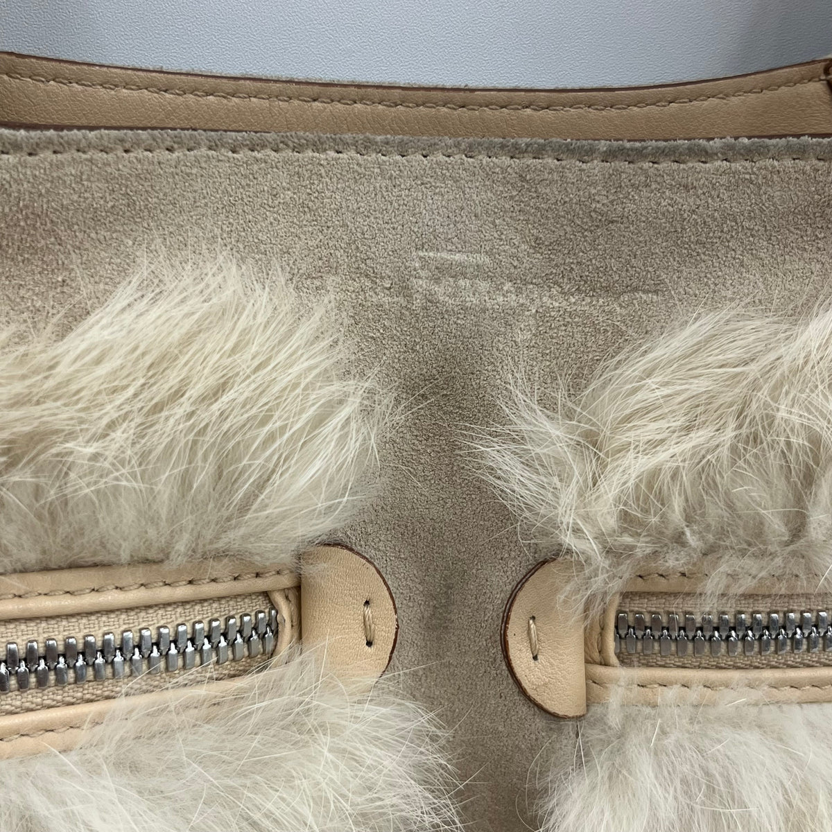 Salvatore Ferragamo Rabbit Fur Shoulder Bag DH-21 5742 Rank (B) Ivory Stain