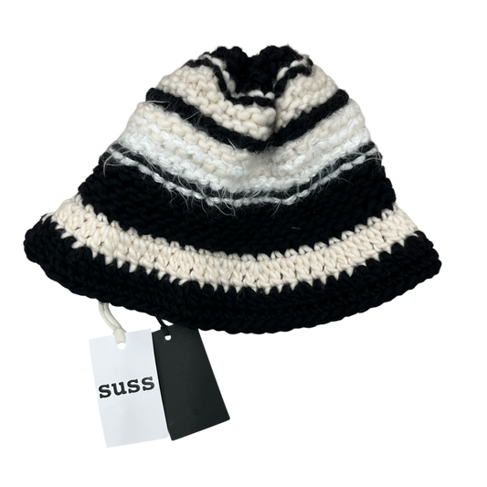 SUSS Khit Hat Rank (B) Black/White SUSU23B1111