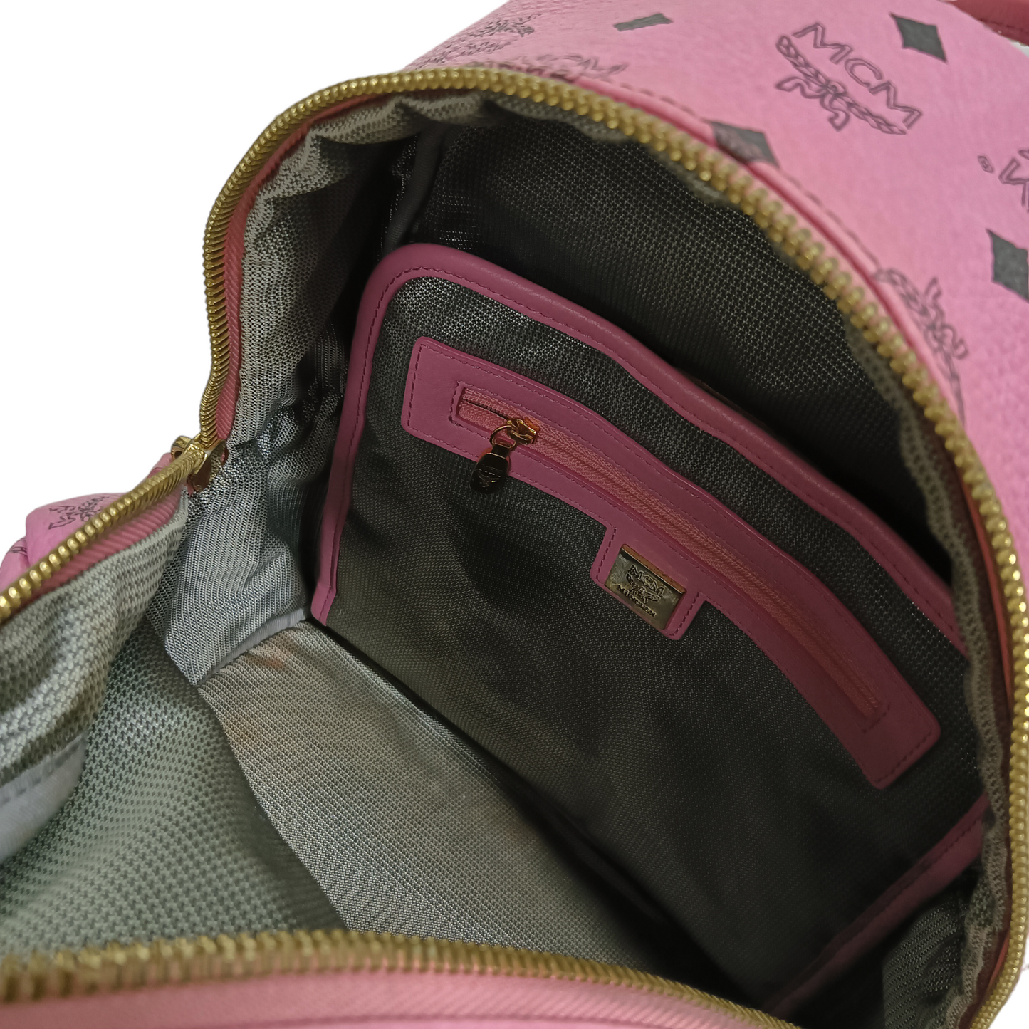 MCM RUCKSACK SHOCKING PINK STUDS MMK5SVE37PK001