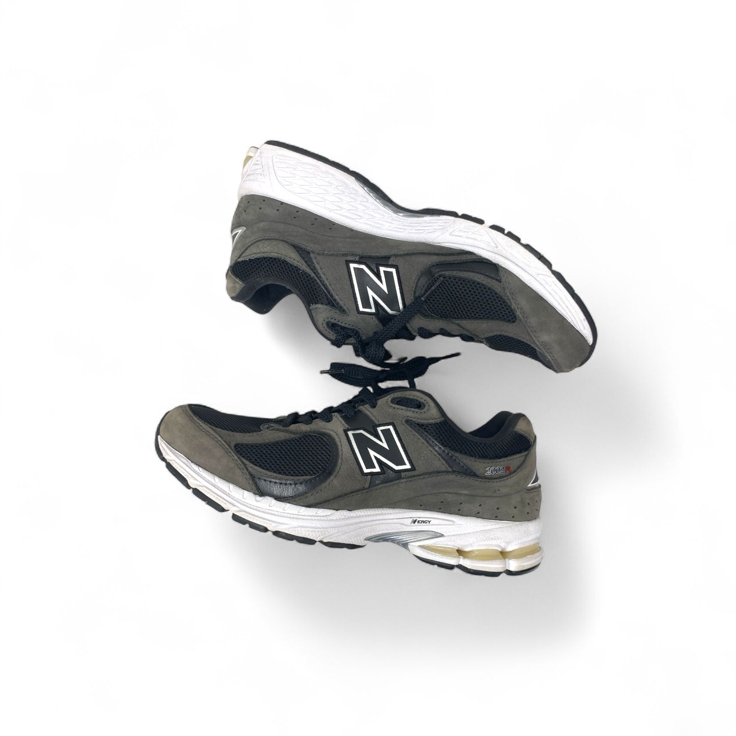 NEW BALANCE Sneakers men Size 45 ML2002RB