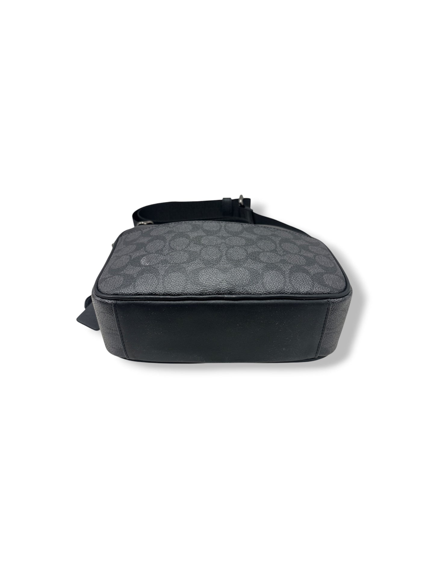 COACH BODY BAG CV921 RANK (A) BLACK AND DARK GRAY *STICKY ZIPPER GRAHAM IN SIGNATURE CANV