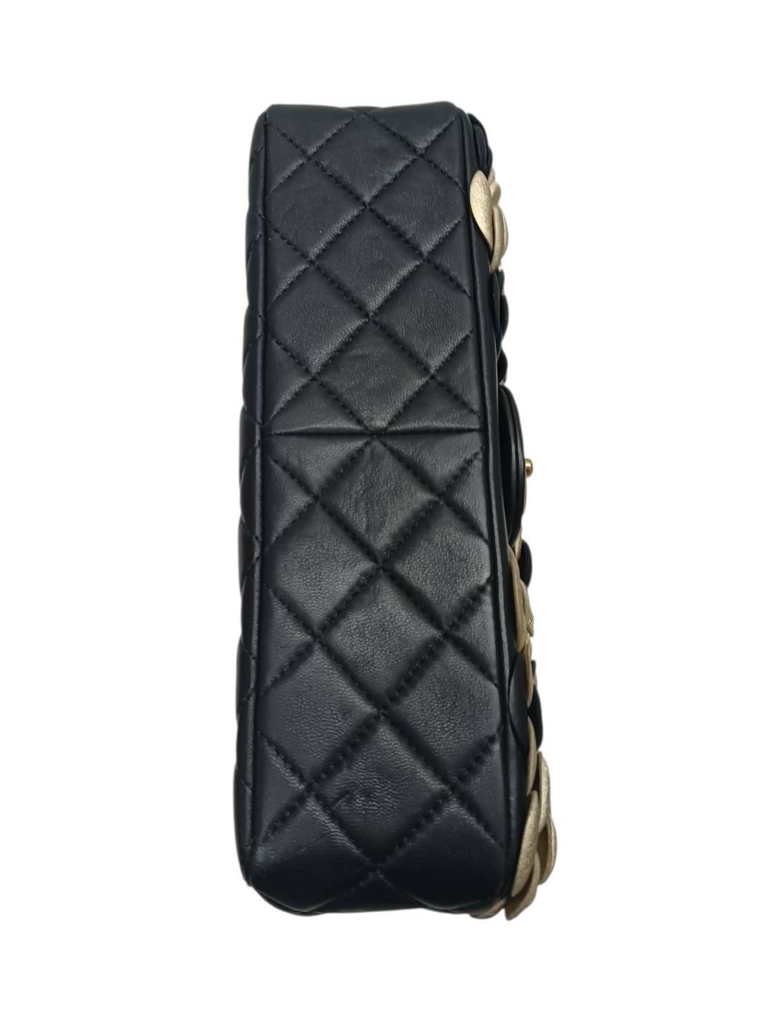CHANEL Chain Shoulder Bag Rank(B) Black And Gold 20861839