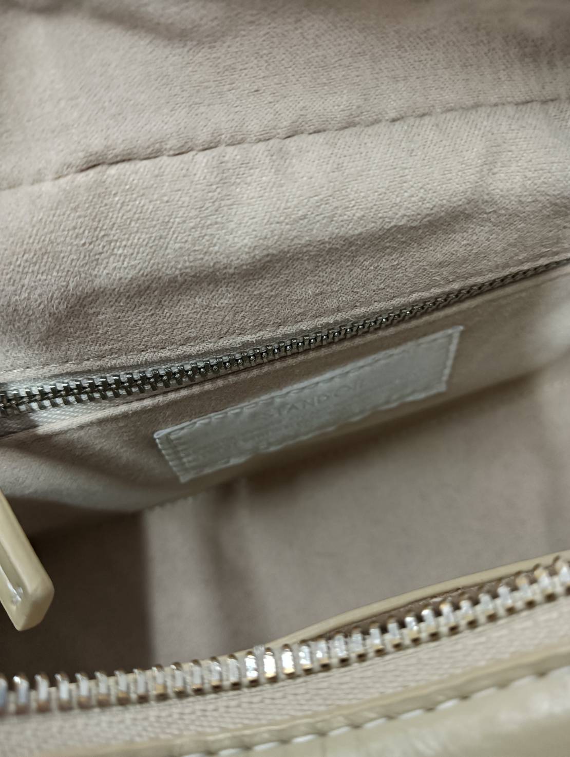 Stand Oil Handbag Rank B
