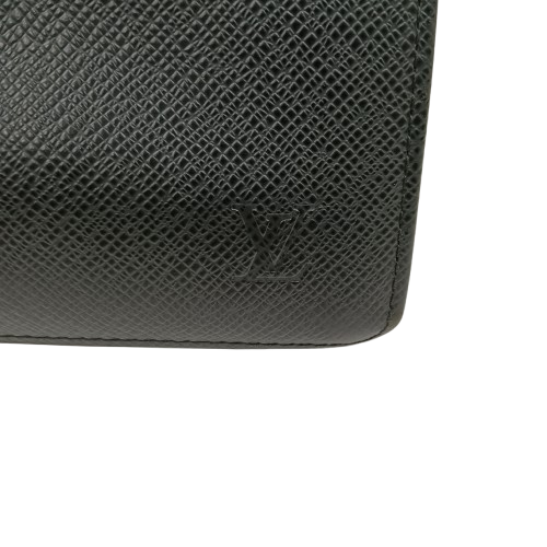 LOUIS VUITTON Clutch Bag M30782 Black **Scratch/Damage CA2057
