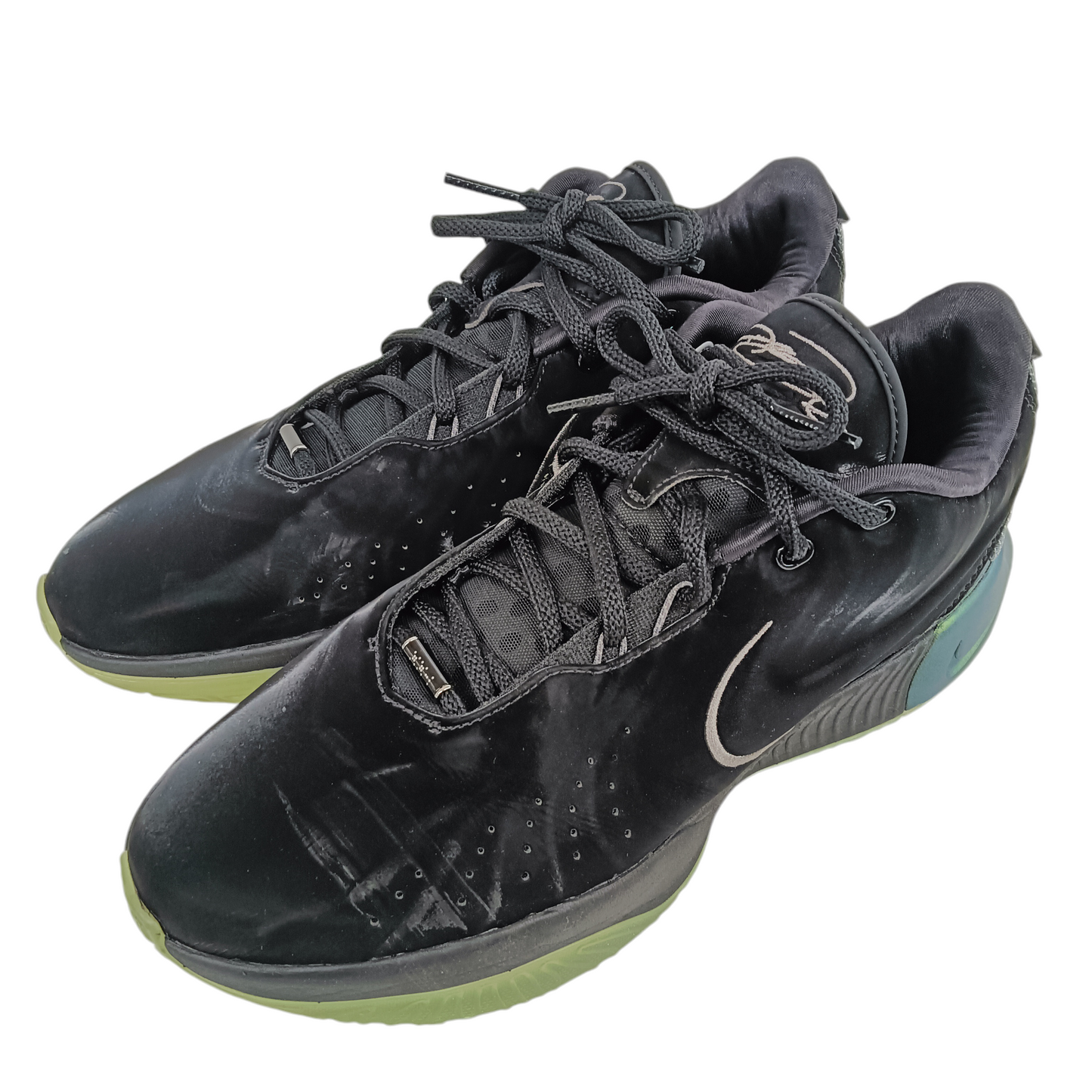 NIKE Sneaker Size 45 FB2236-001 Mens Black And Green LEBRON XXI Stain