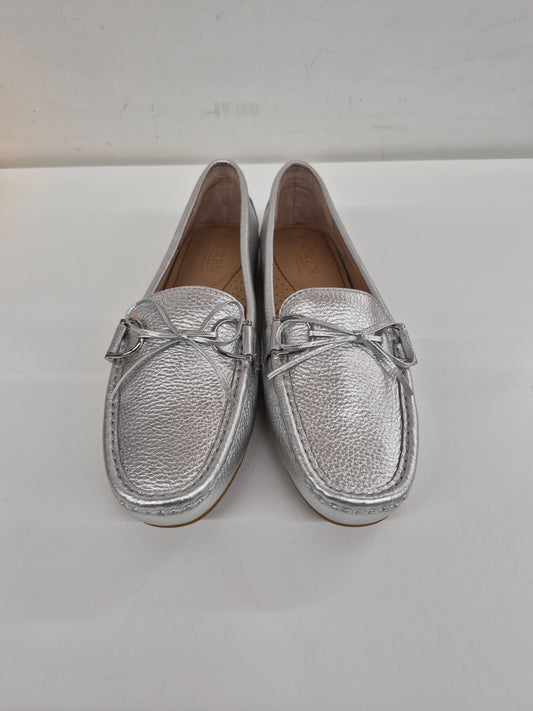 Lauren Ralph Lauren Driving Shoes 8B Lady's Silver 14557
