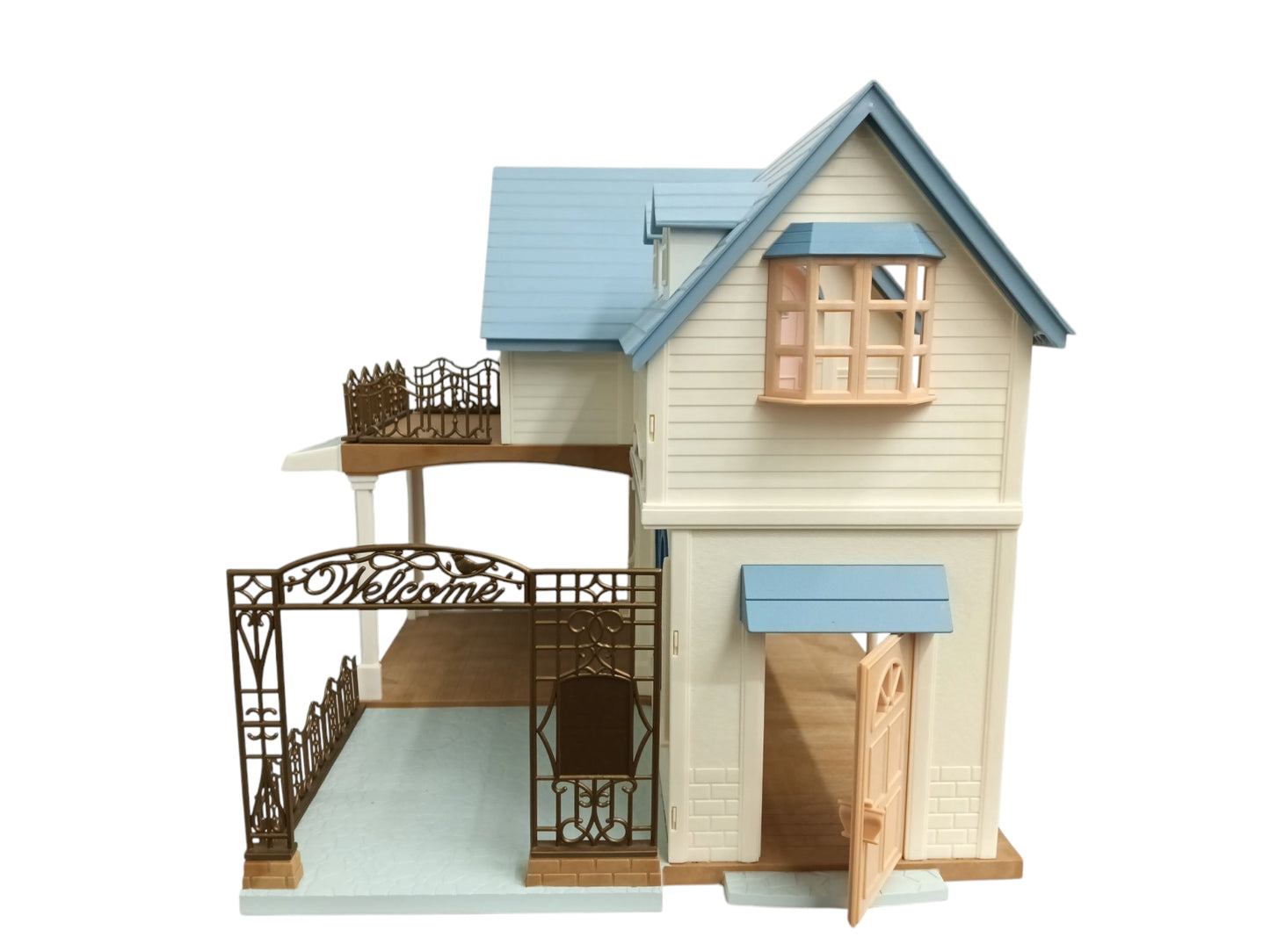 Sylvanian Families Toys Courtyard Home Gift Set