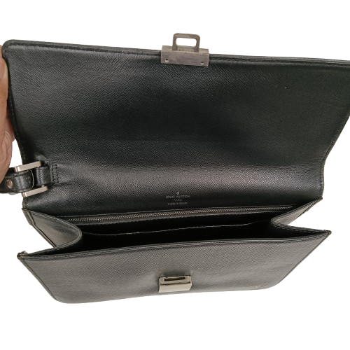 LOUIS VUITTON Clutch Bag M30782 Black **Scratch/Damage CA2057