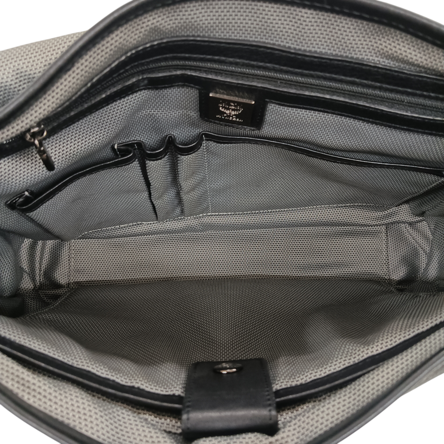 MCM Messenger Bag MMM2SNP03BK001 Rank (B) *Damage