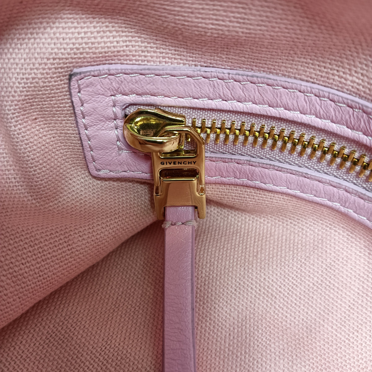 GIVENCHY Shoulder Bag GA B 0243 Pink **Stain/Bag magnet Damage