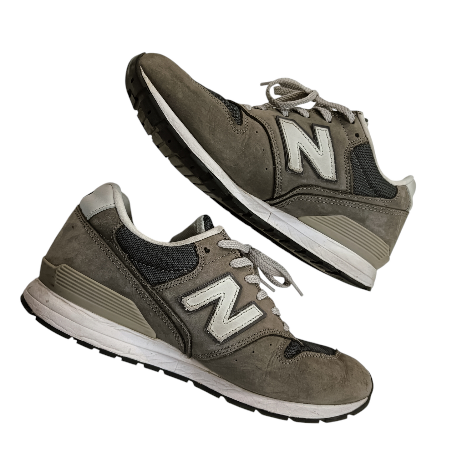 NEW BALANCE SNEAKER MENS SIZE 41.5 GRAY