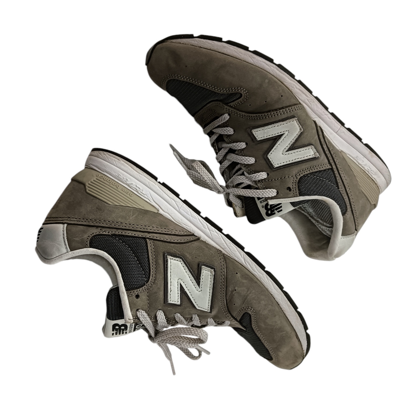 NEW BALANCE SNEAKER MENS SIZE 41.5 GRAY