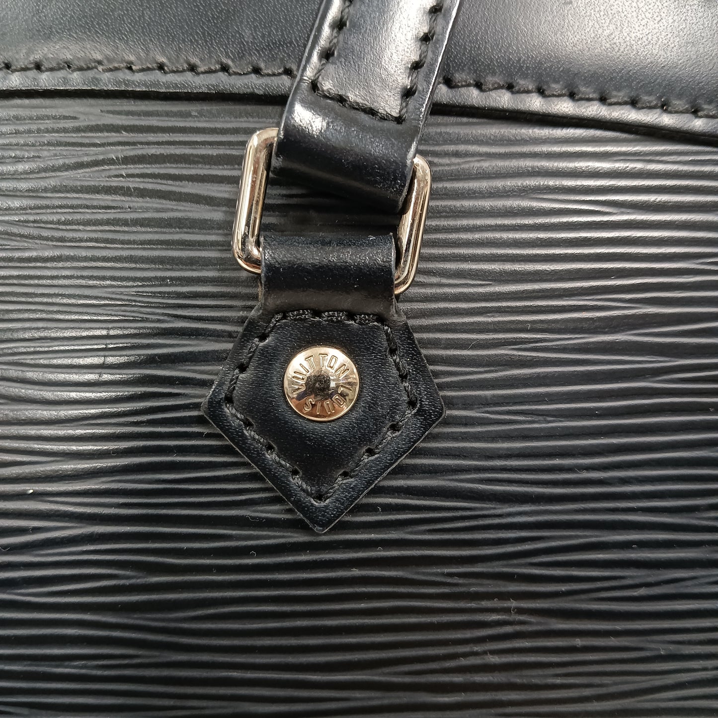 LOUIS VUITTON Shoulder Bag Epi M59332 Black **Scratch/Stain