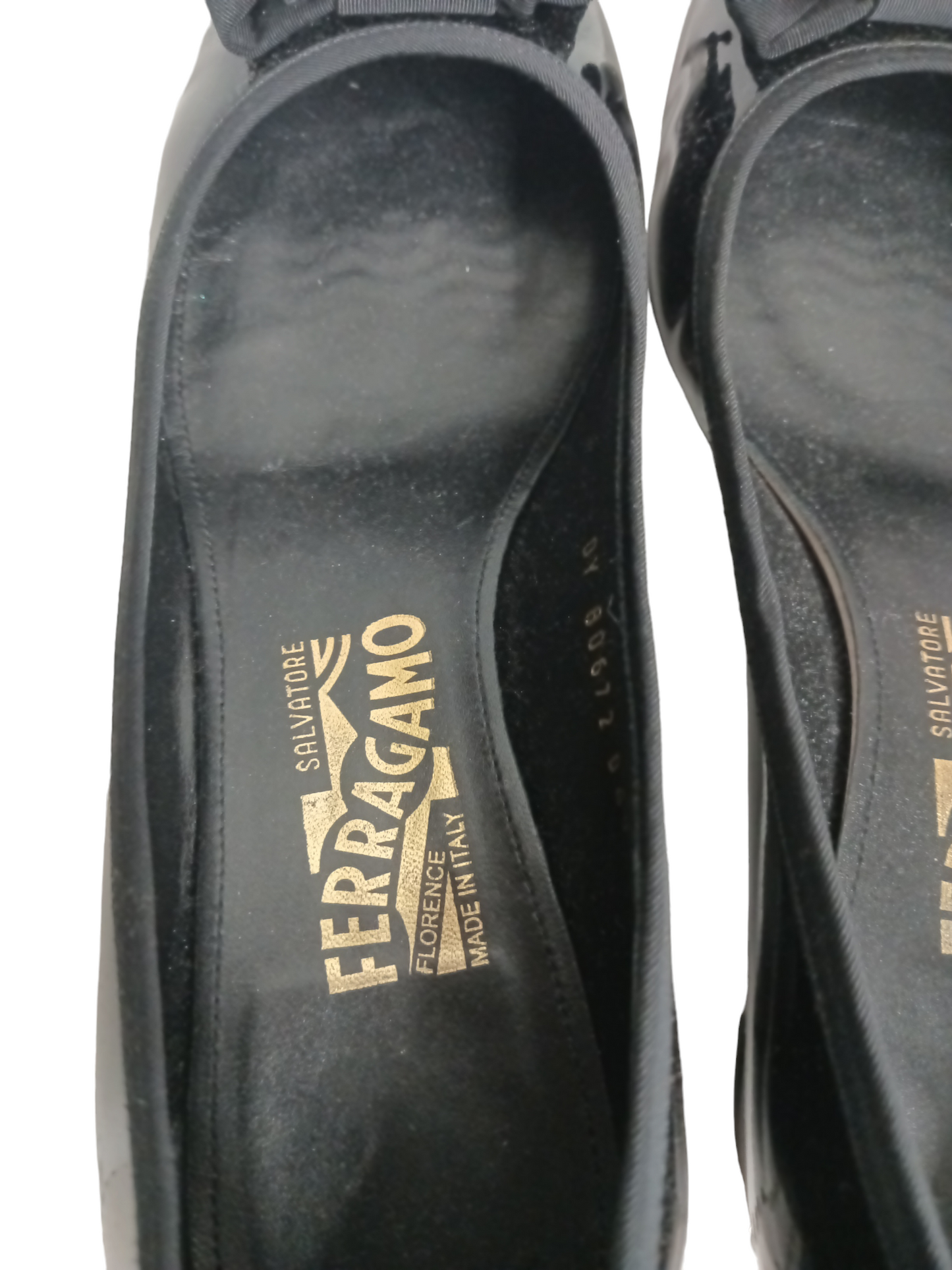 SALVATORE FERRAGOMO GENNY SIZE 39.5 BLACK DY 80662