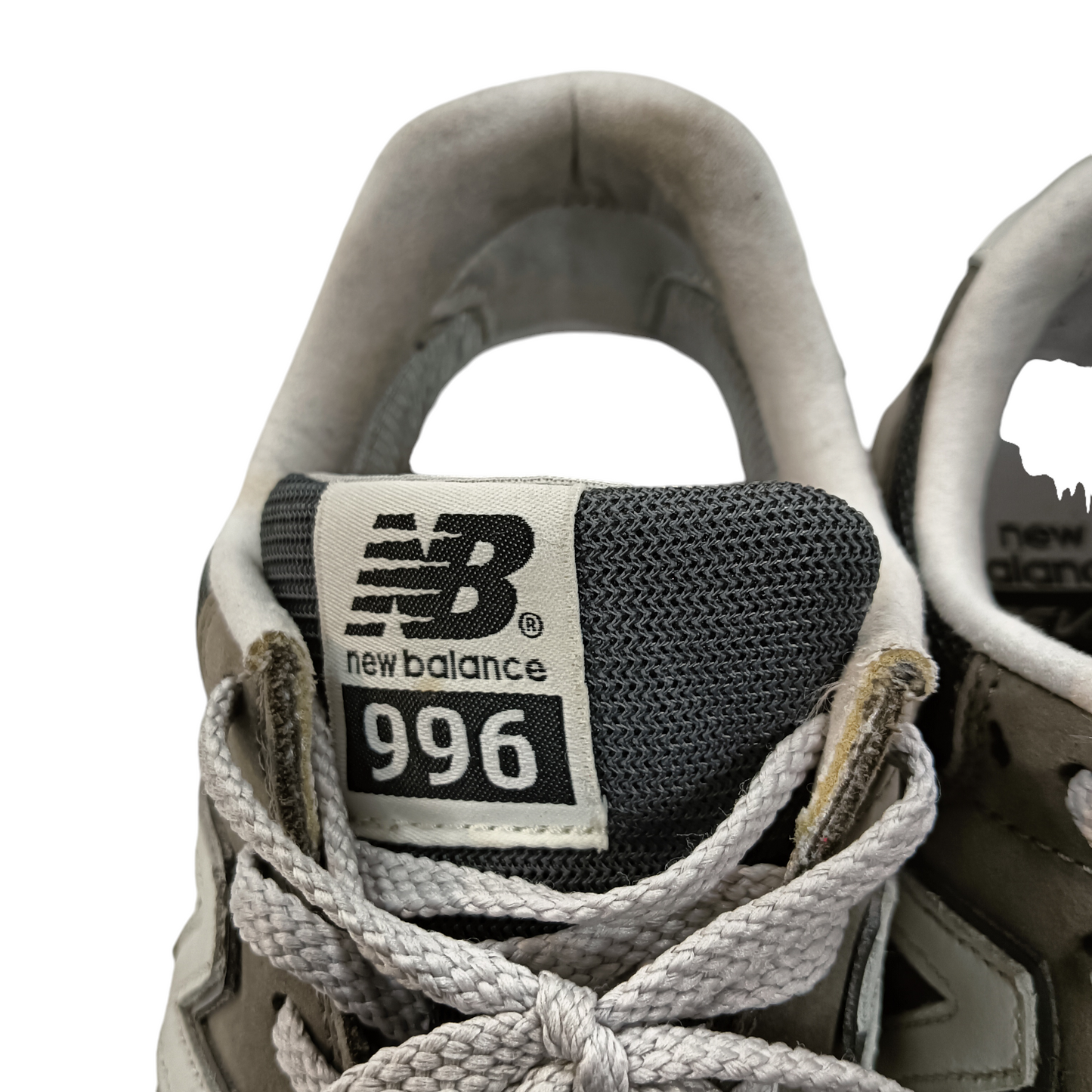 NEW BALANCE SNEAKER MENS SIZE 41.5 GRAY