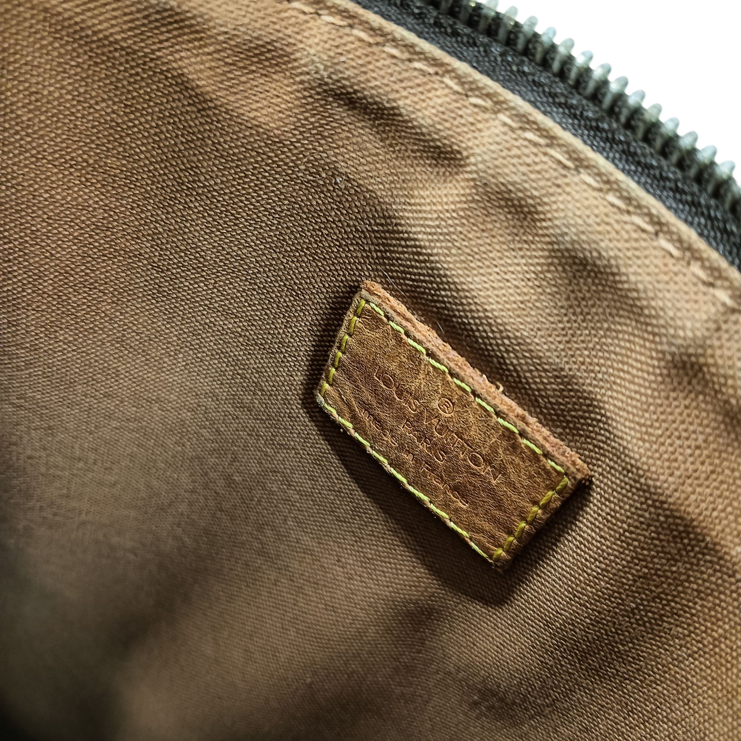 Louis Vuitton Shoulder Bag MI0026