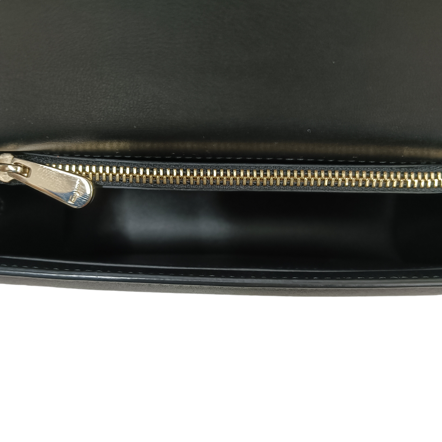 SALVATORE FERRAGAMO Shoulder Bag AU-22 D293 Rank AB Black