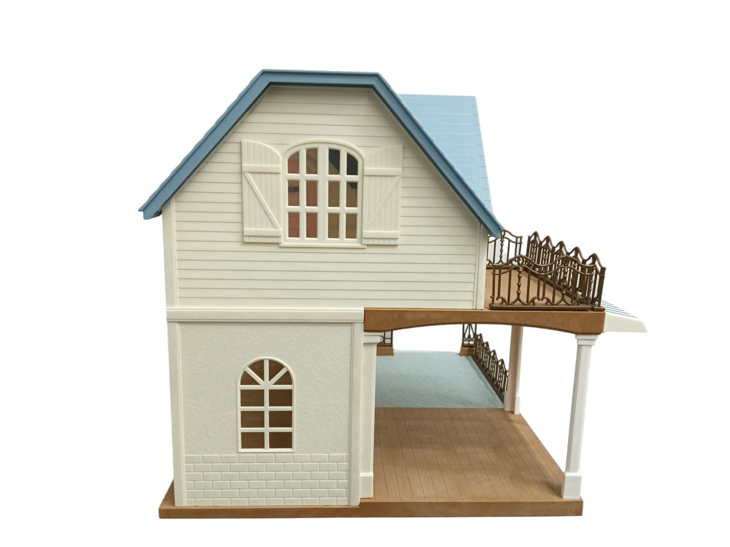 Sylvanian Families Toys Courtyard Home Gift Set