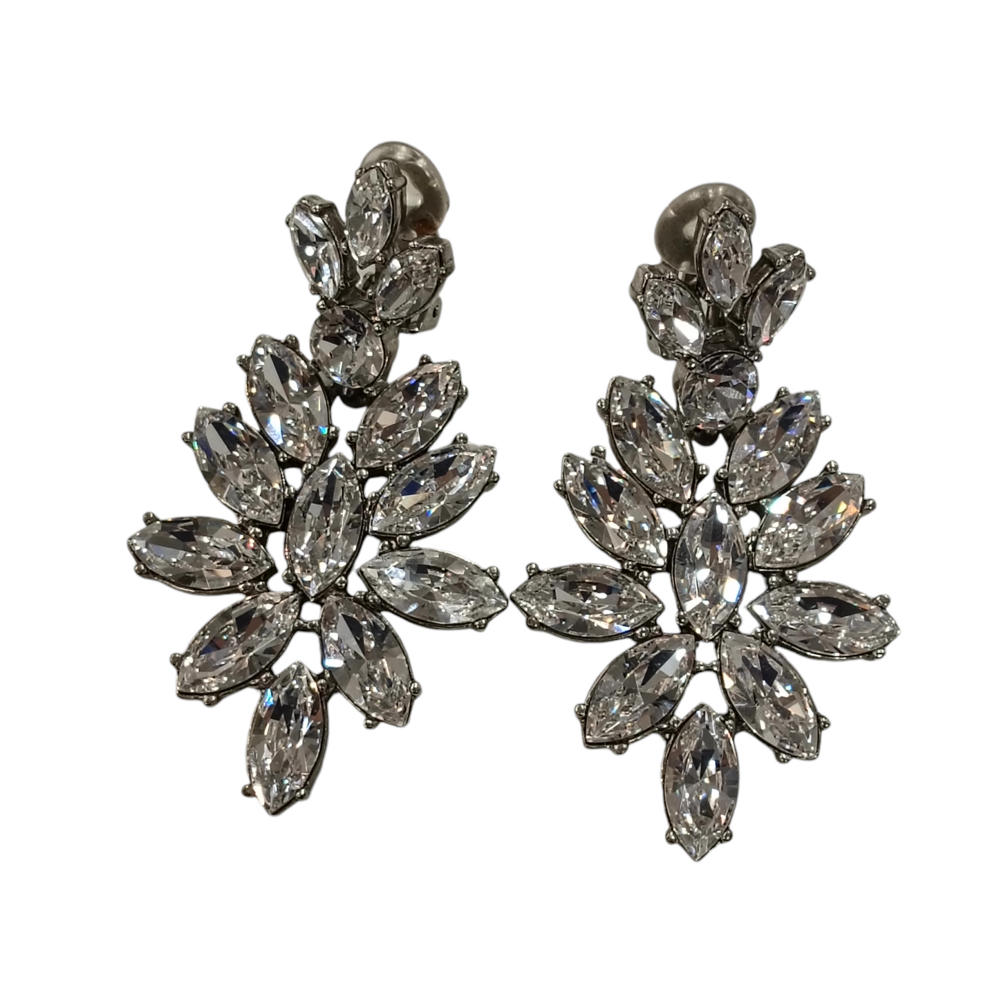 OSCAR DE LA RENTA EARRING