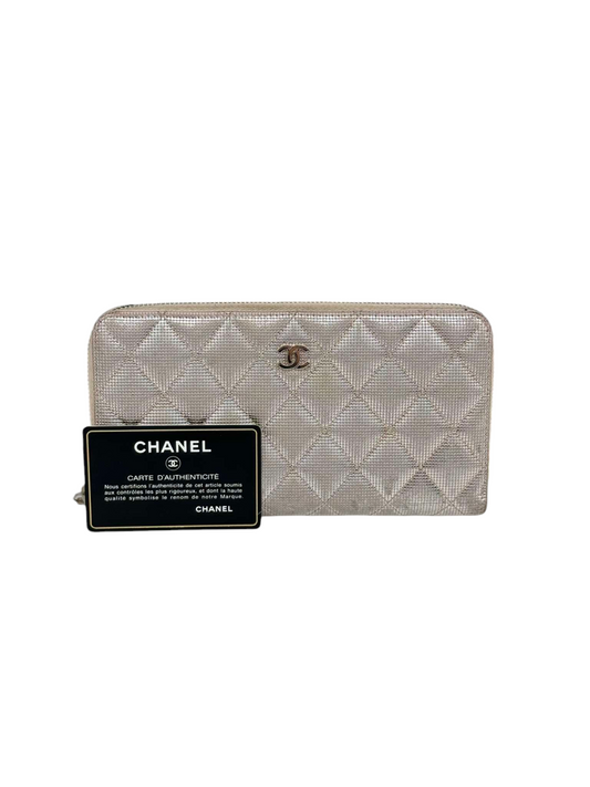CHANEL Wallet matrasse Beige Damage/Stain 21729147 *With Guarantee Card