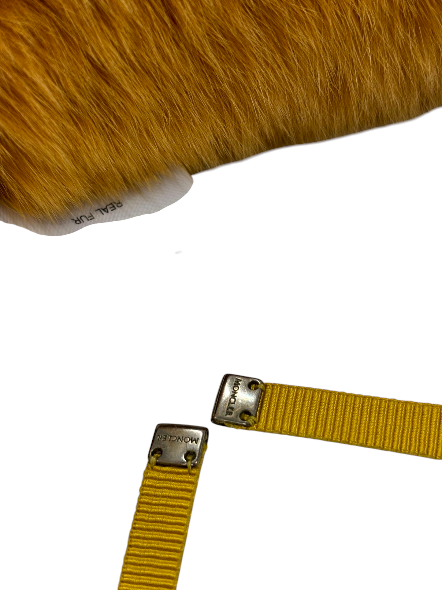 MONCLER Fox Neck Fur Yellow  D20930004600