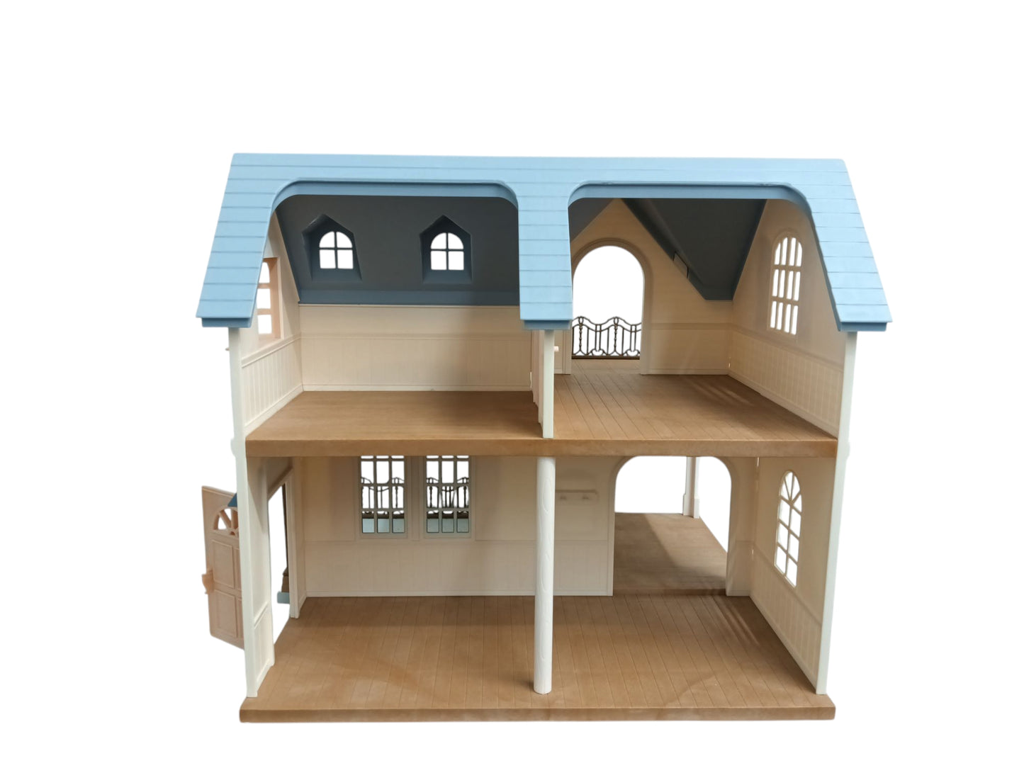 Sylvanian Families Toys Courtyard Home Gift Set