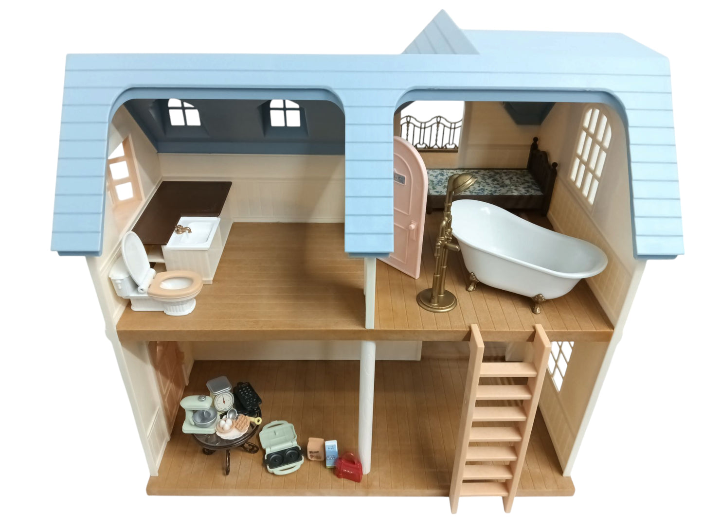 Sylvanian Families Toys Courtyard Home Gift Set